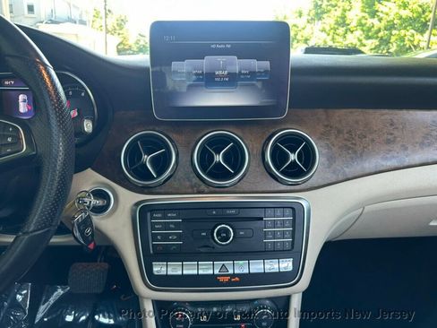Used 2019 Mercedes-Benz GLA 250 4MATIC image 46