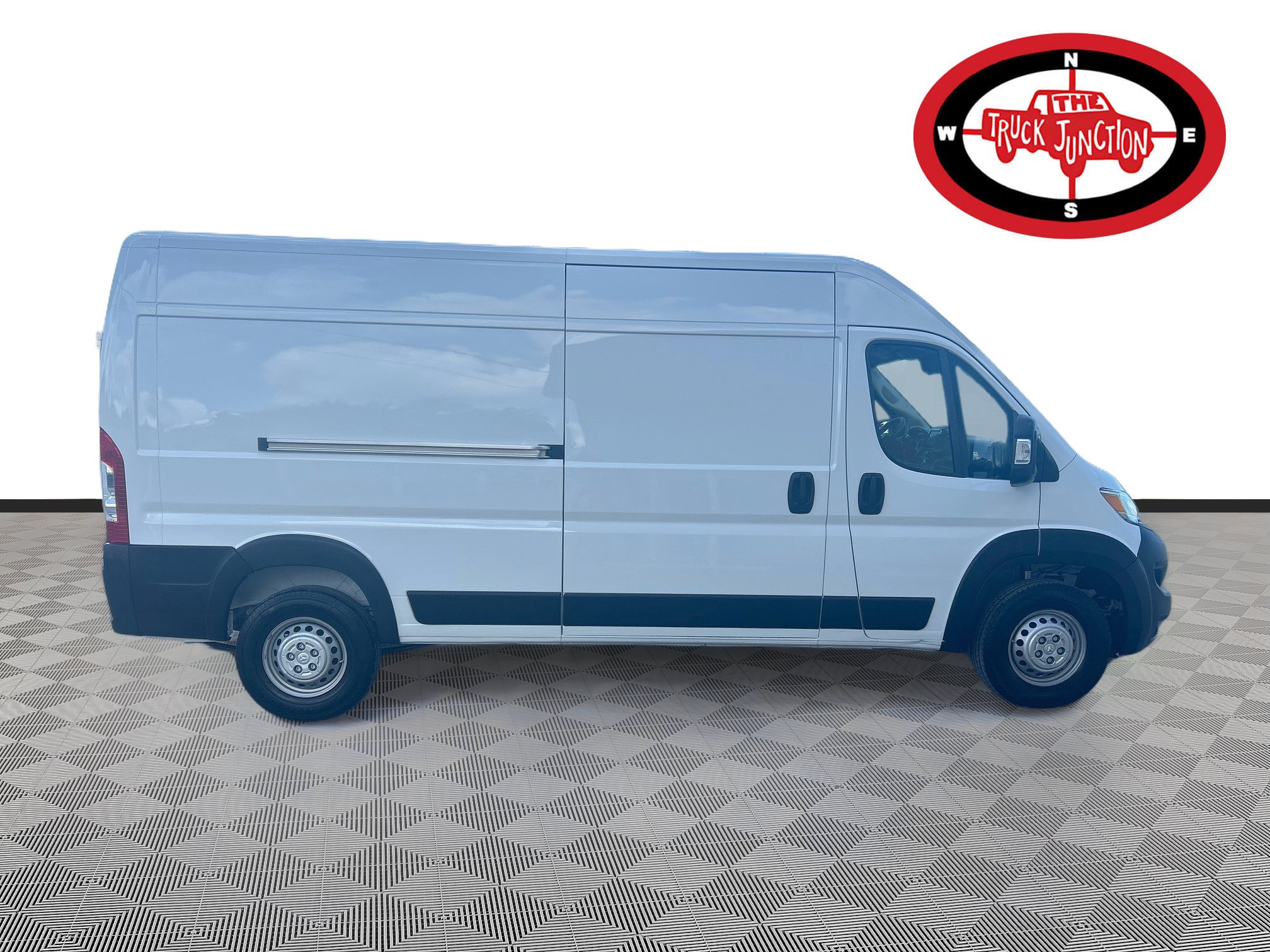 Used 2025 RAM ProMaster 2500 w/ Convenience Group FWD image 8