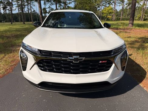 New 2026 Chevrolet Trax RS FWD image 8