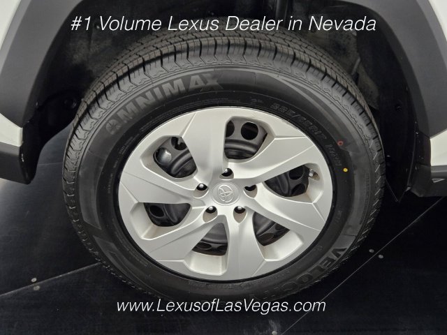 Used 2023 Toyota RAV4 LE AWD/4WD image 10