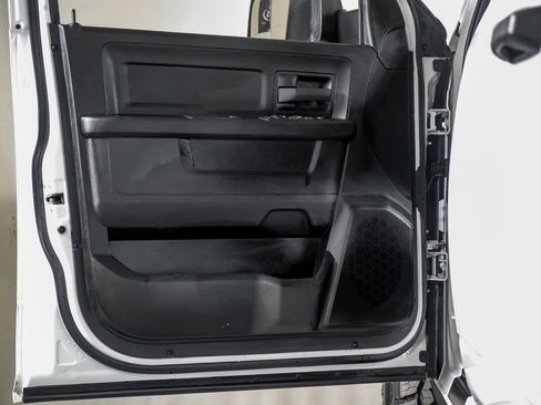 Used 2022 RAM 2500 Tradesman w/ Chrome Appearance Group image 32