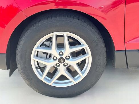 Used 2024 Ford Edge SEL AWD/4WD image 10