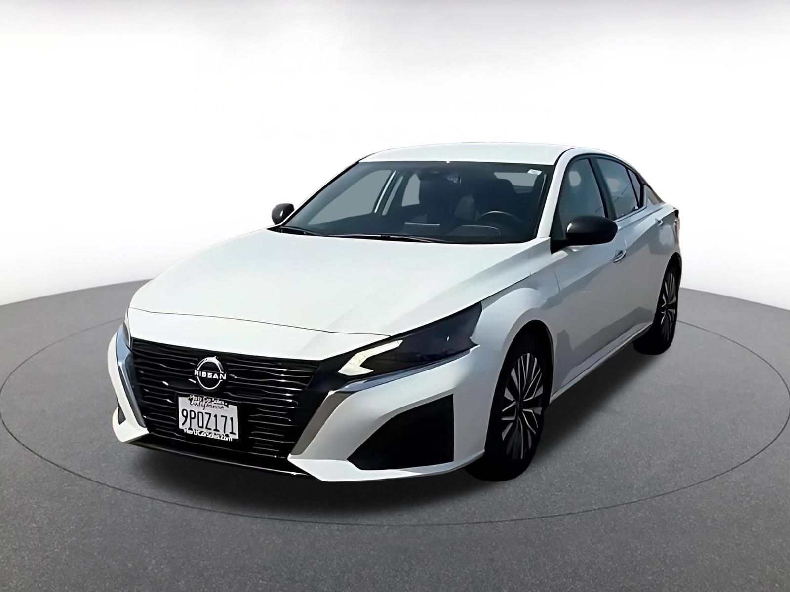 Used 2025 Nissan Altima 2.5 SV FWD image 6