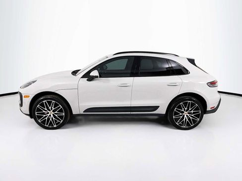 New 2026 Porsche Macan image 2