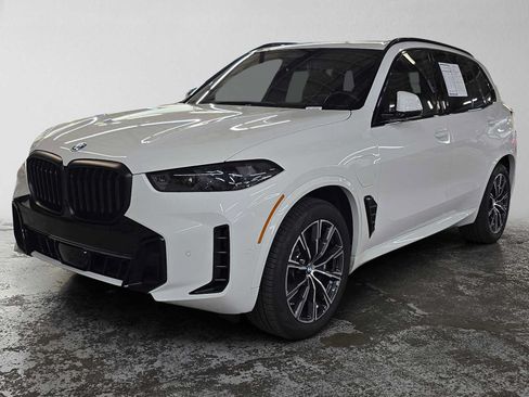 Used 2026 BMW X5 xDrive50e w/ M Sport Package AWD/4WD image 8