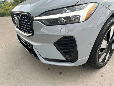 Certified 2025 Volvo XC60 T8 Plus w/ Protection Package Premier AWD/4WD image 12
