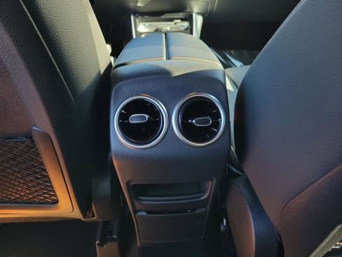 Certified 2025 Mercedes-Benz GLB 250 image 9