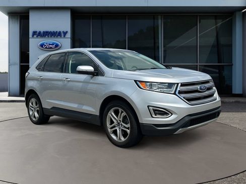 Used 2017 Ford Edge Titanium w/ Technology Package FWD image 3