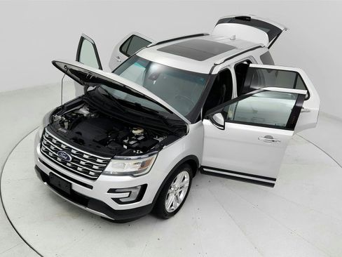 Used 2016 Ford Explorer Limited w/ Equipment Group 301A FWD image 21