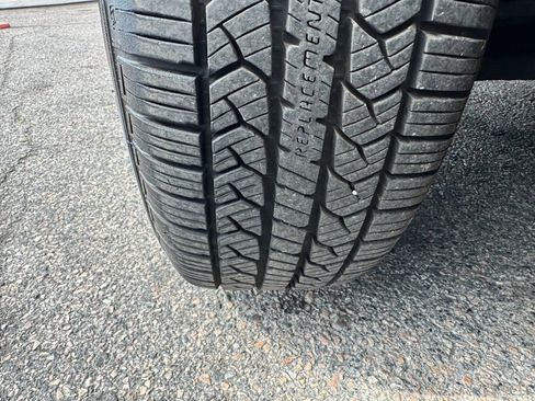 Used 2018 Volkswagen Tiguan SE w/ Panoramic Sunroof Package image 45