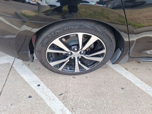 Used 2018 Nissan Maxima Platinum image 11