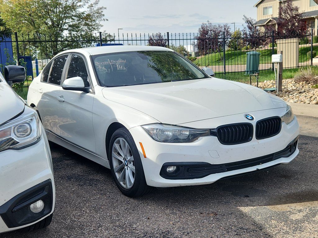 Used 2017 BMW 320i Sedan RWD image 1