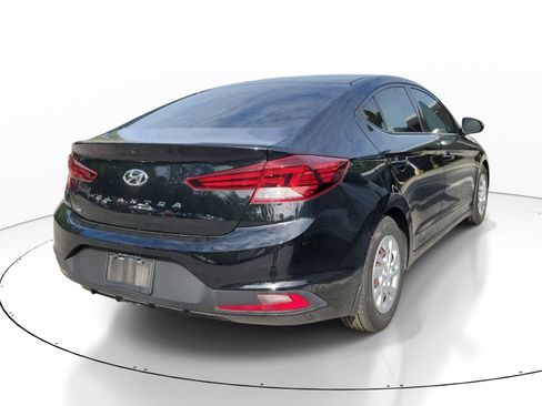 Used 2020 Hyundai Elantra SE FWD image 5