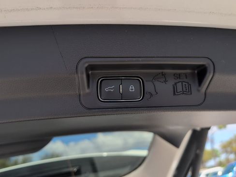 Used 2025 Ford Explorer Active w/ Active Comfort Package image 13