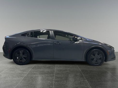 Used 2023 Toyota Prius LE image 9
