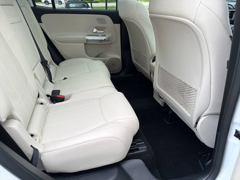 Used 2022 Mercedes-Benz GLB 250 w/ Premium Package image 35