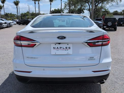 Used 2019 Ford Fusion SE w/ Equipment Group 151A FWD image 6