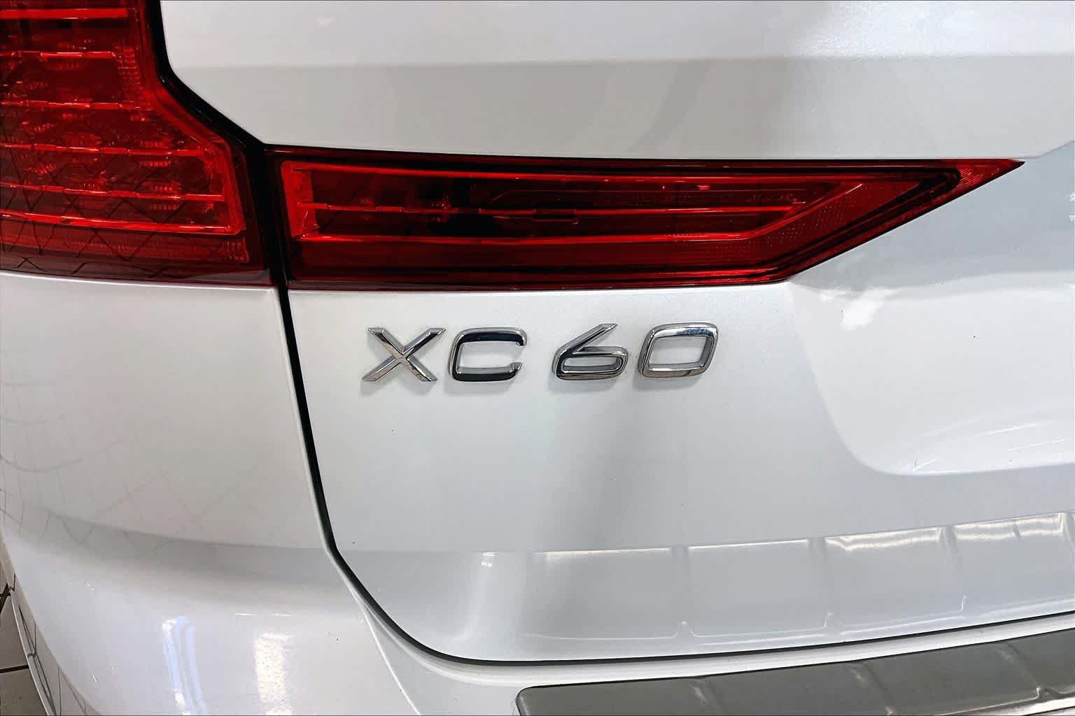 Used 2020 Volvo XC60 T5 Momentum w/ Protection Package Premier AWD/4WD image 31