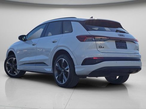 Used 2023 Audi Q4 e-tron Premium w/ Convenience Package image 23