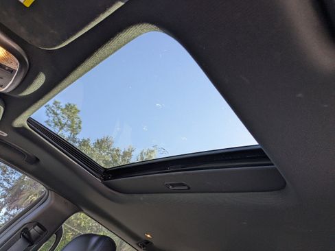 Used 2018 Jeep Grand Cherokee Altitude image 23