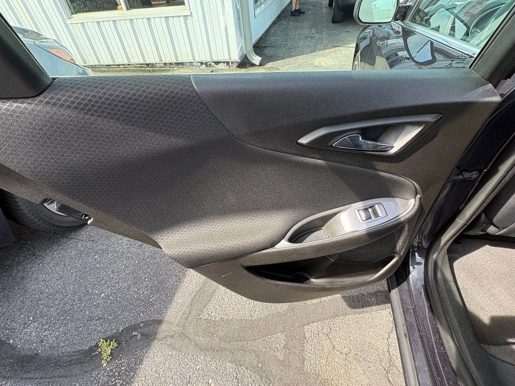 Used 2023 Chevrolet Malibu LT FWD image 11