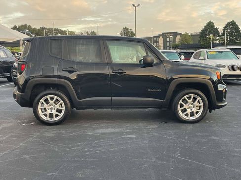Used 2023 Jeep Renegade Latitude AWD/4WD image 8