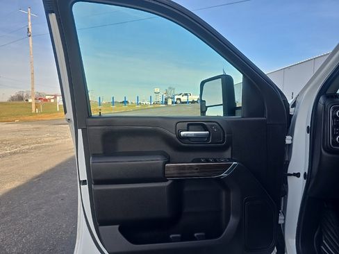 Used 2022 Chevrolet Silverado 2500 LT w/ Convenience Package image 12