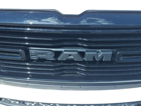 Used 2022 RAM 1500 Big Horn w/ Night Edition AWD/4WD image 11