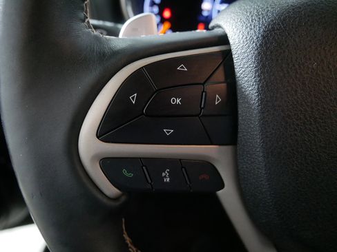 Used 2017 Jeep Grand Cherokee Limited w/ Trailer Tow Group IV image 27