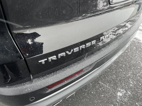 Used 2025 Chevrolet Traverse LT w/ Sun and Wheel Package image 29