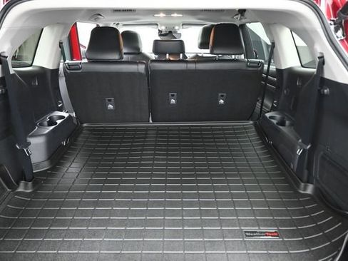 Used 2023 Toyota Highlander Limited FWD image 14