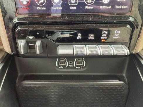 Used 2020 RAM 1500 Laramie AWD/4WD image 9