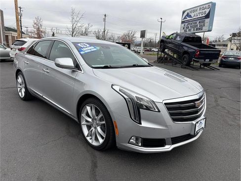 Used 2018 Cadillac XTS Premium Luxury image 7