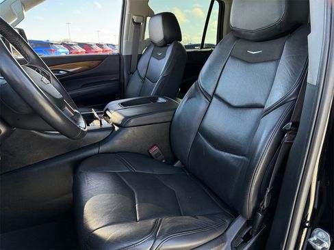 Used 2017 Cadillac Escalade Premium Luxury image 21
