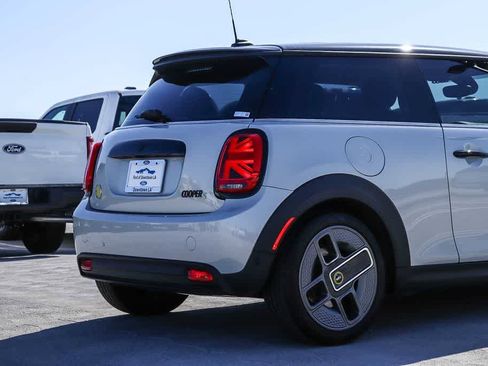 Used 2023 MINI Cooper SE FWD image 9