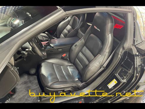 Used 2006 Chevrolet Corvette Coupe w/ Preferred Equipment Group image 20