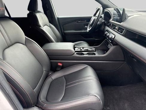 Used 2024 Honda Pilot TrailSport image 19