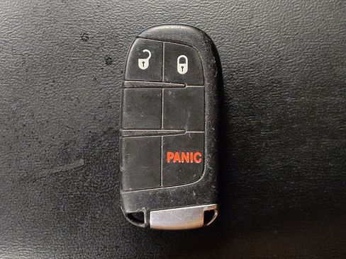 Used 2017 Dodge Journey SE w/ Flexible Seating Group image 32