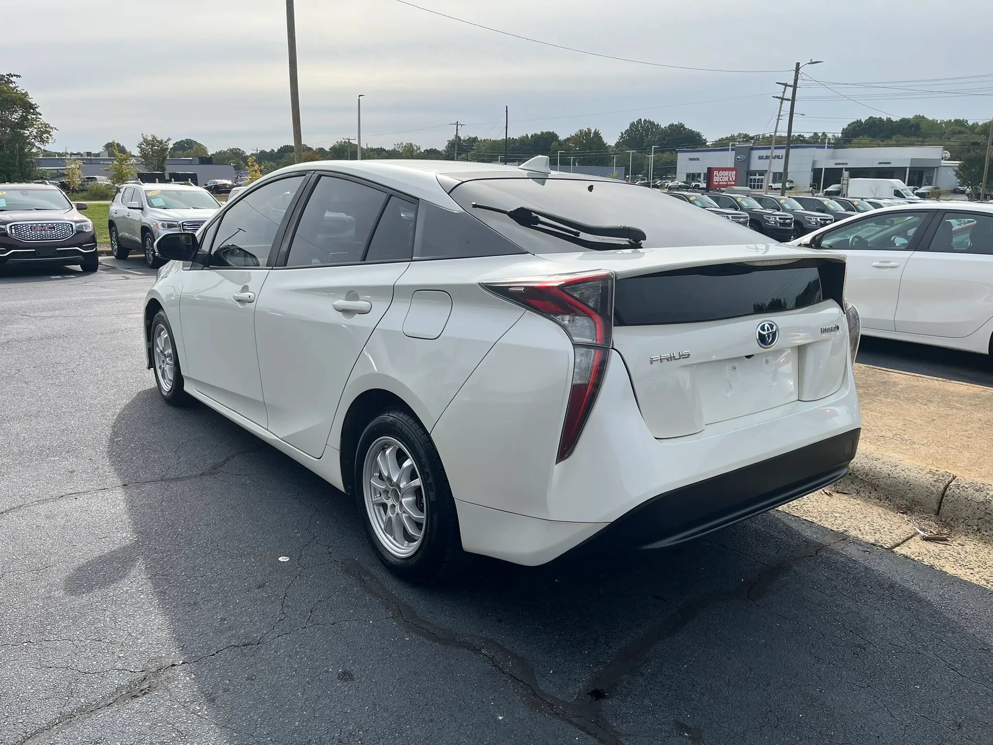 Used 2016 Toyota Prius Two FWD image 5