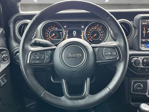 Used 2023 Jeep Gladiator Willys image 21