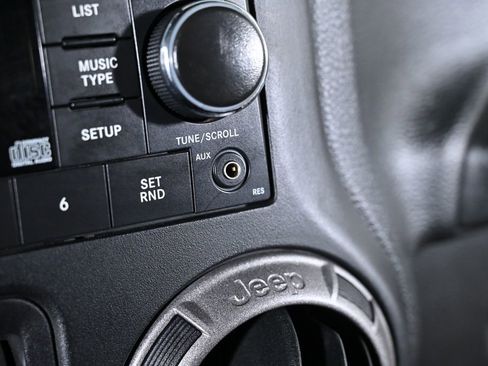 Used 2018 Jeep Wrangler Unlimited Sport S image 15