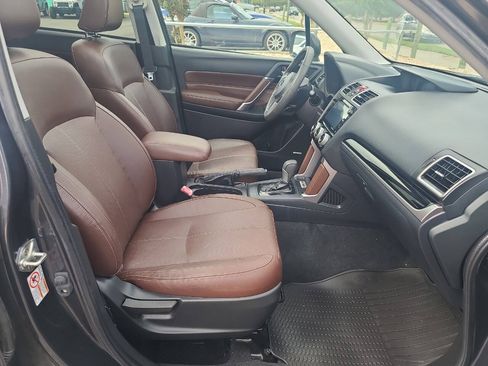 Used 2018 Subaru Forester 2.5i Touring AWD/4WD image 38