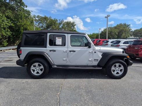 Used 2022 Jeep Wrangler Unlimited Sport AWD/4WD image 5