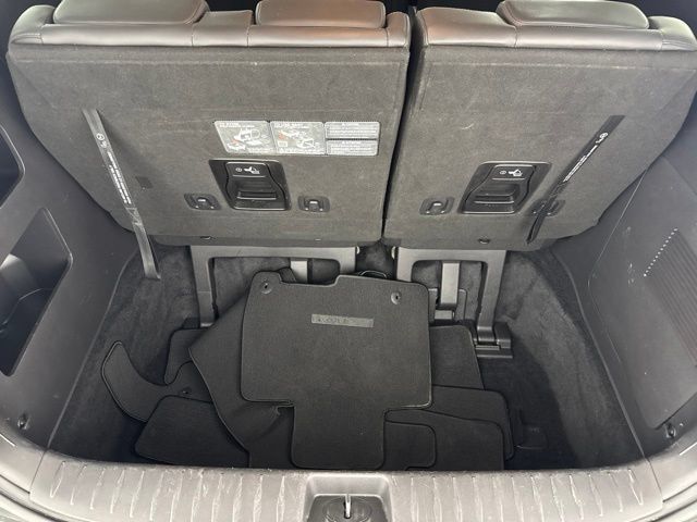 Certified 2025 Kia Carnival FWD image 28