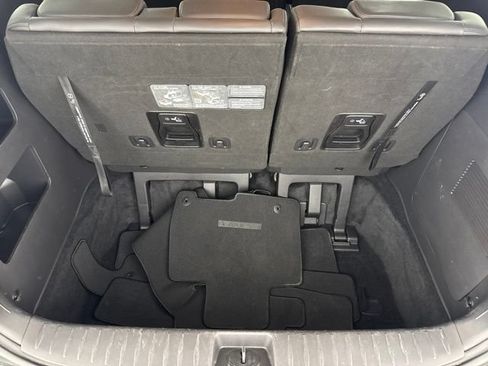 Certified 2025 Kia Carnival FWD image 28