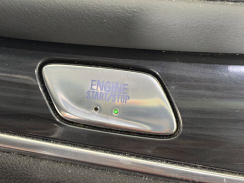 Used 2020 Buick Enclave Essence image 28