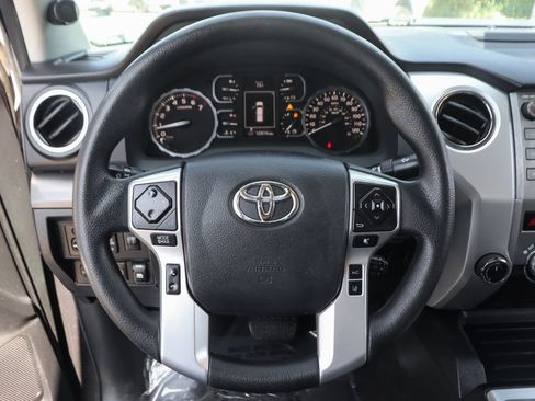 Used 2018 Toyota Tundra SR5 w/ SR5 Upgrade Package AWD/4WD image 21