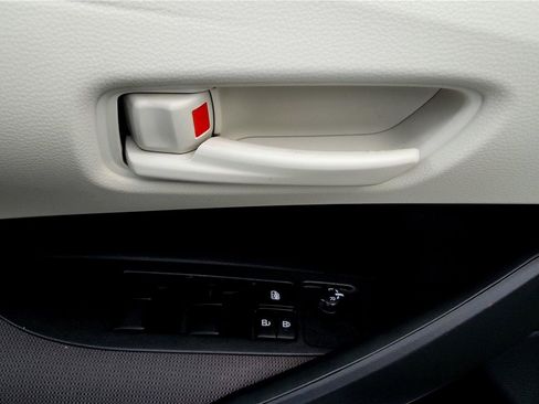 Used 2023 Toyota Corolla LE w/ LE Premium Package image 23