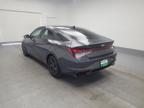Used 2022 Hyundai Elantra SEL w/ Convenience Package FWD image 5