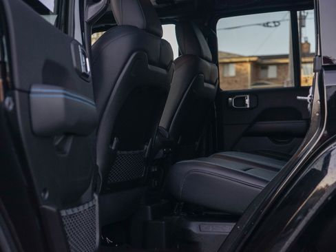 Used 2024 Jeep Wrangler High Altitude image 27